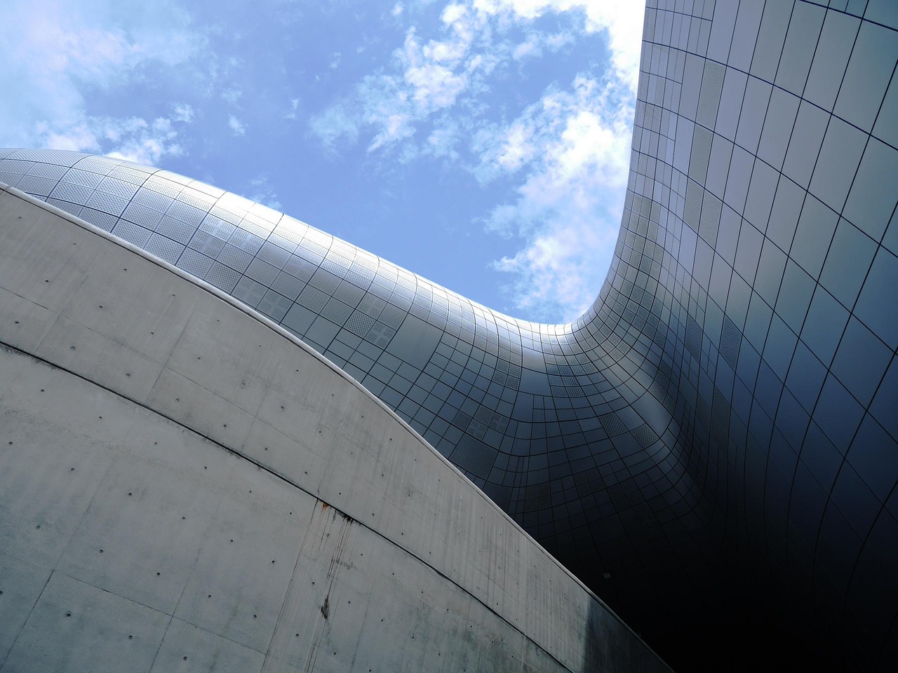 DDP (Dongdaemun Design Plaza): Seoul's Futuristic Landmark by Zaha Hadid