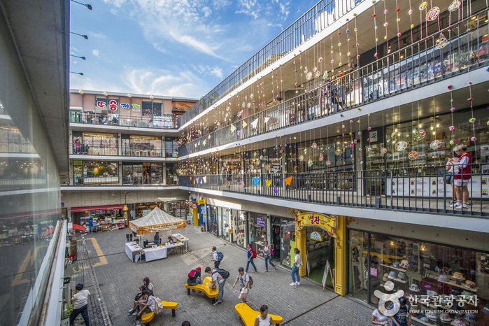 Insadong: Seoul's Traditional Art & Tea District